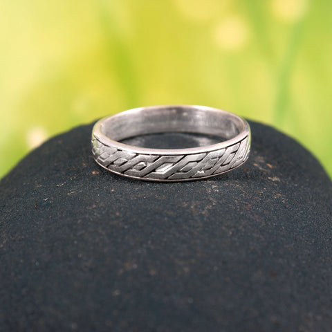 Elegant 925 Sterling Silver Band for Men & Women – Timeless Unisex Ring