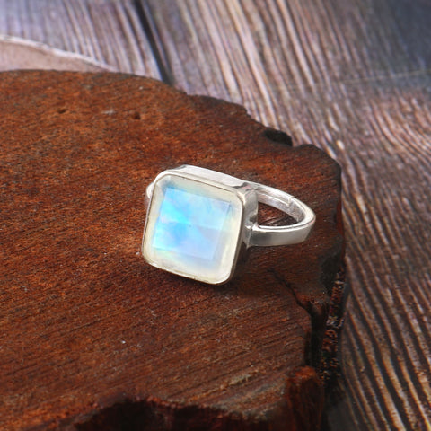 925 Sterling Silver Rainbow Moonstone Ring: A Magical Touch of Elegance and Transformation