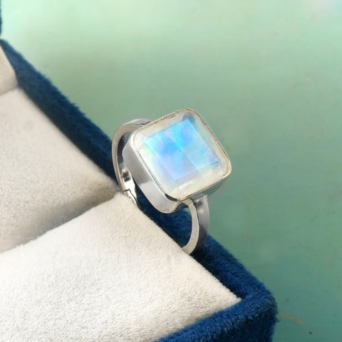 925 Sterling Silver Rainbow Moonstone Ring: A Magical Touch of Elegance and Transformation