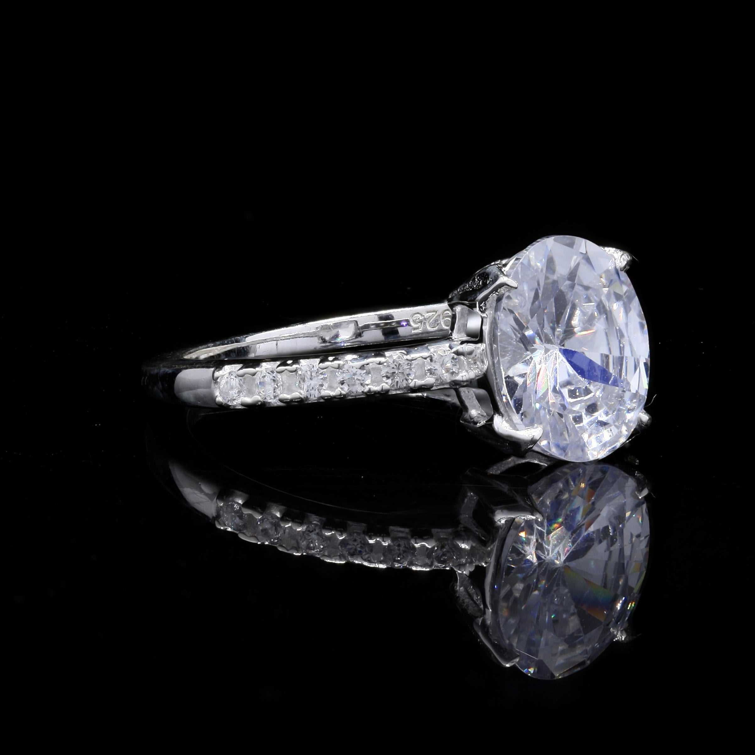 925 Sterling Silver Blue Stone & Zircon Ring jewelldiro